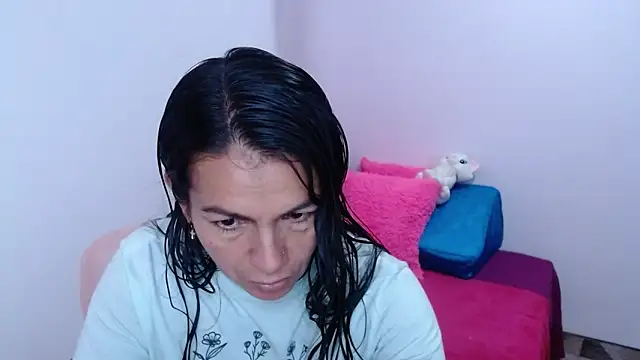 camilavargas  online show from March 25, 2026, 9:14 pm