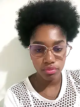 Beauty Luci online show from October 21, 2025, 11:48 pm