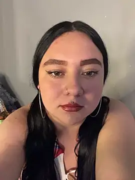 Snapshot of Ssusann_Pink chatting on October 10, 2025, 4:24 am Ssusann Pink online show from October 10, 2025, 4:24 am