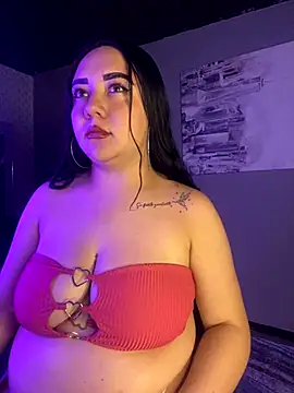Snapshot of Ssusann_Pink chatting on September 19, 2025, 2:15 am Ssusann Pink online show from September 19, 2025, 2:15 am