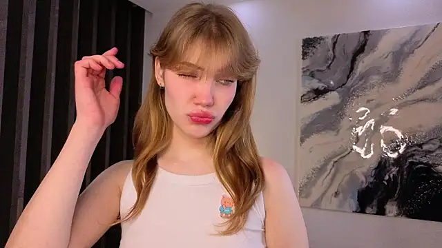 pienaple online show from December 23, 2025, 4:12 am