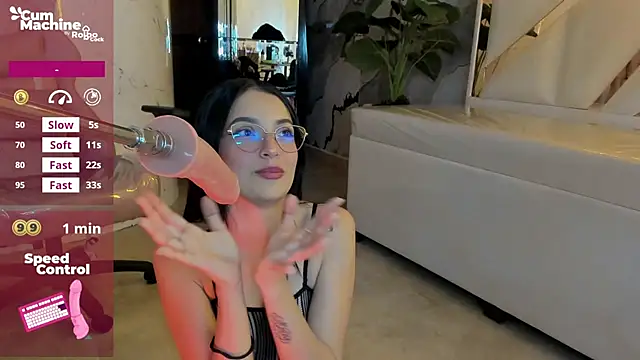 sophiadoll tf online show from November 11, 2025, 9:09 pm