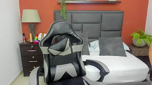 Snapshot of molly_lovee_ chatting on November 27, 2025, 6:52 pm molly lovee online show from November 27, 2025, 6:52 pm