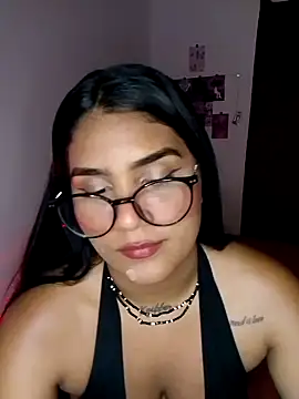 Renata Zoe online show from November 12, 2025, 1:43 am