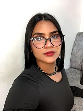 Renata Zoe online show from November 22, 2025, 2:10 am