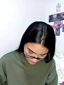 Renata Zoe online show from October 1, 2025, 1:00 am