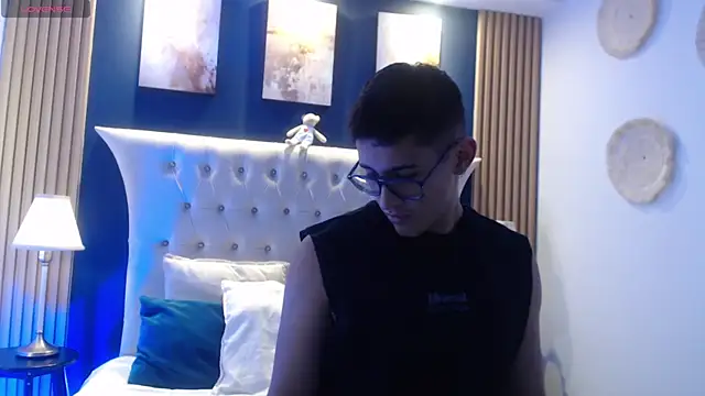 SalvadorFit online show from May 10, 2026, 8:22 pm