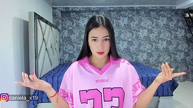 Daniela x19 online show from April 14, 2026, 12:37 am