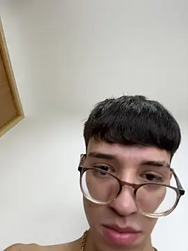 Snapshot of arthurdavies chatting on November 23, 2025, 4:22 am arthurdavies online show from November 23, 2025, 4:22 am