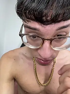 Snapshot of arthurdavies chatting on December 16, 2025, 12:48 am arthurdavies online show from December 16, 2025, 12:48 am