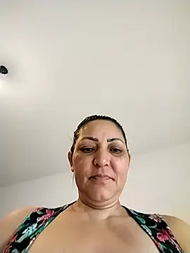 Snapshot of Lunita86 chatting on November 29, 2025, 1:33 pm Lunita86 online show from November 29, 2025, 1:33 pm