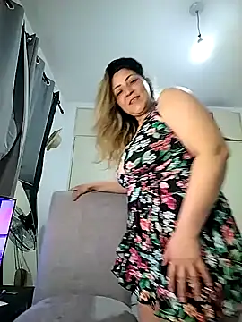 Snapshot of Lunita86 chatting on October 24, 2025, 2:27 pm Lunita86 online show from October 24, 2025, 2:27 pm