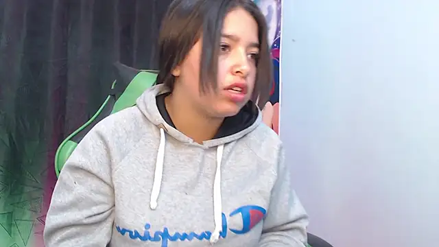 Snapshot of queen_salomme chatting on September 17, 2025, 12:29 pm queen salomme online show from September 17, 2025, 12:29 pm