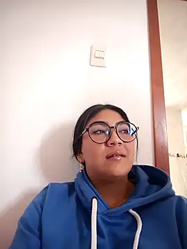 Snapshot of Violettabloom_ chatting on September 26, 2025, 7:43 pm Violettabloom online show from September 26, 2025, 7:43 pm