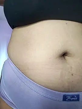 LucyDiamonds1 online show from October 5, 2025, 10:00 pm