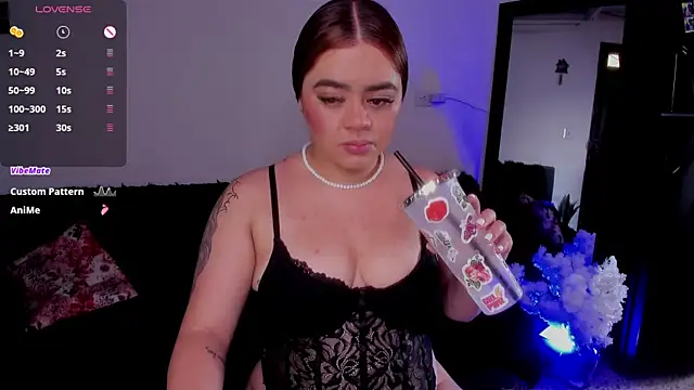 isabella arias2 online show from October 29, 2025, 8:08 pm