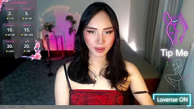 Snapshot of Divine_Goddesss chatting on November 5, 2025, 3:09 am Divine Goddesss online show from November 5, 2025, 3:09 am