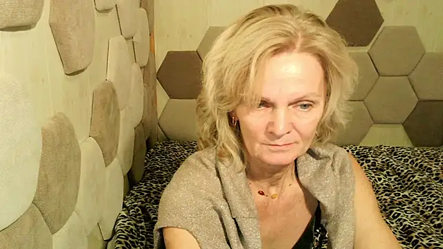 Snapshot of Zoe_Steell chatting on October 21, 2025, 2:27 pm Zoe Steell online show from October 21, 2025, 2:27 pm