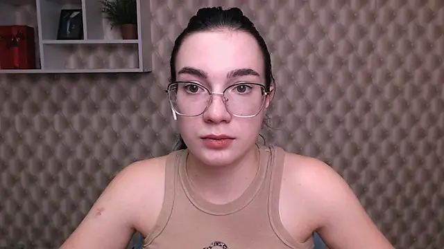 Snapshot of MiraBabe_ chatting on September 23, 2025, 10:00 am MiraBabe online show from September 23, 2025, 10:00 am