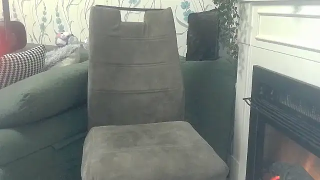 Hot SkinnyGirl online show from October 31, 2025, 11:18 am