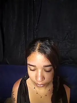 Suzanelee1 online show from November 17, 2025, 11:31 pm