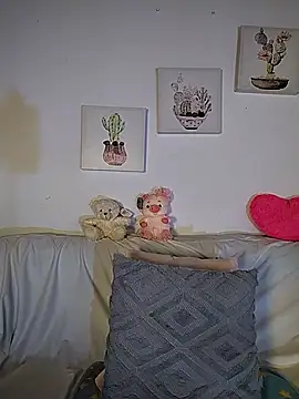 Suzanelee1 online show from November 1, 2025, 7:08 pm