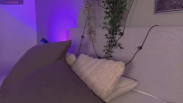 KeendraFox  online show from March 17, 2026, 10:18 am