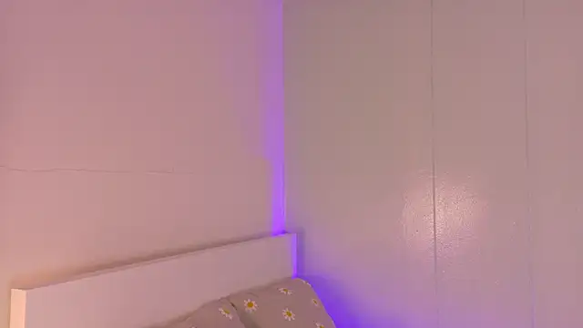 KeendraFox  online show from April 21, 2026, 10:00 am