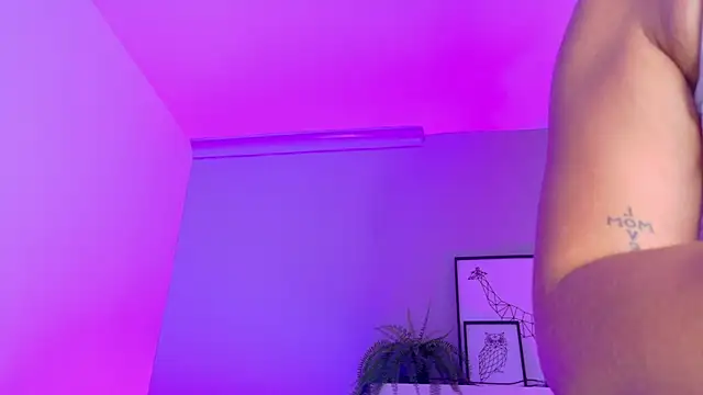 KeendraFox  online show from November 3, 2025, 10:19 am