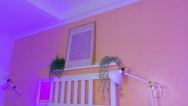 KeendraFox  online show from April 8, 2026, 10:06 am