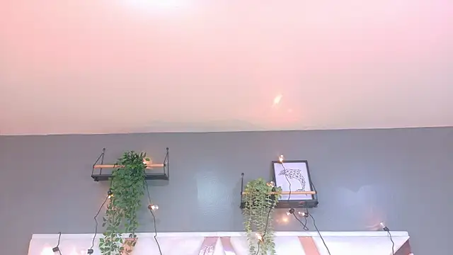 KeendraFox  online show from September 19, 2025, 7:18 pm