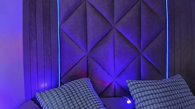 KeendraFox  online show from September 22, 2025, 7:42 pm