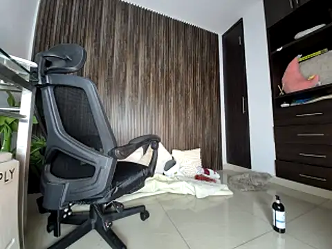 Snapshot of Sarjazmin chatting on January 6, 2026, 4:27 am Sarjazmin online show from January 6, 2026, 4:27 am