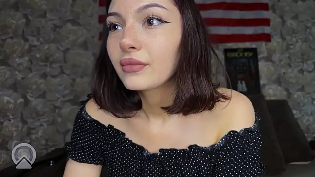 sweeet strawberies online show from November 23, 2025, 7:46 pm