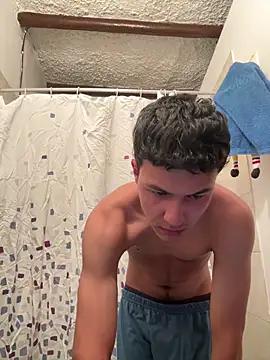 Snapshot of El_awo_ chatting on February 13, 2026, 4:12 am El awo online show from February 13, 2026, 4:12 am