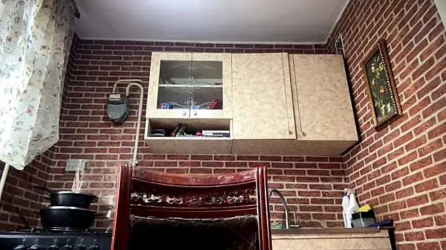 EmmaLeexth online show from April 2, 2026, 11:50 am