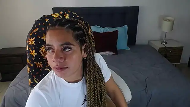 Snapshot of Amber__s chatting on October 7, 2025, 2:07 pm Amber s online show from October 7, 2025, 2:07 pm
