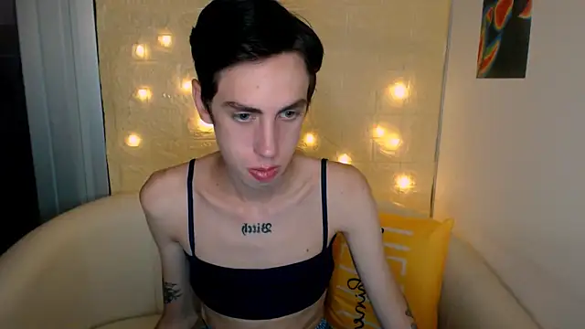 Snapshot of AlexNaughty14 chatting on September 18, 2025, 2:53 pm AlexNaughty14 online show from September 18, 2025, 2:53 pm