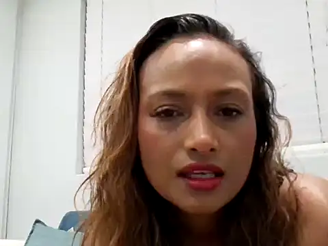 Snapshot of Queen-Of-The-South chatting on October 10, 2025, 6:31 pm Queen-Of-The-South online show from October 10, 2025, 6:31 pm