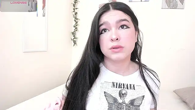 Dulcee 1 online show from November 18, 2025, 11:02 am