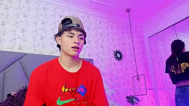 meganandtylerr19 online show from December 3, 2025, 12:15 pm