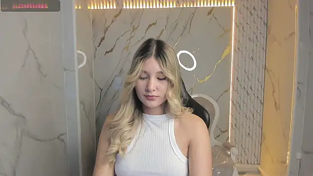 Snapshot of Emma1_b_ chatting on September 25, 2025, 7:53 pm Emma1 b online show from September 25, 2025, 7:53 pm