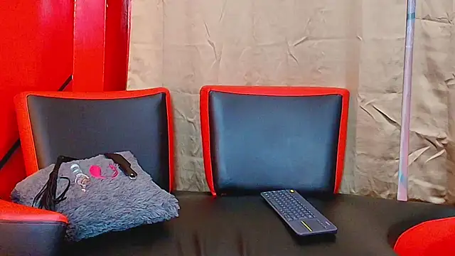 Snapshot of Selenegomezz chatting on November 29, 2025, 7:36 pm Selenegomezz online show from November 29, 2025, 7:36 pm