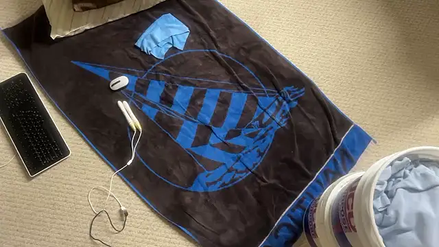 Doanything4you online show from January 18, 2026, 7:23 am