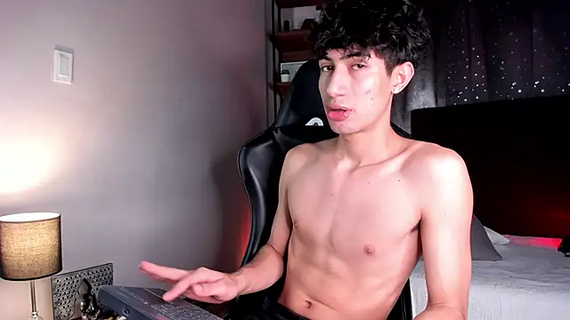 Lenapaul  online show from November 30, 2025, 4:52 pm