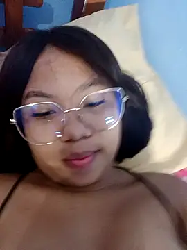 Snapshot of little_onixx chatting on September 29, 2025, 12:11 pm little onixx online show from September 29, 2025, 12:11 pm