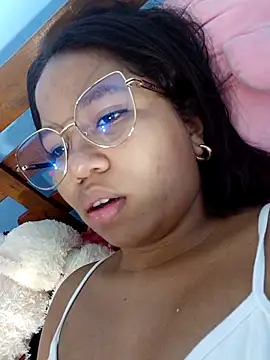 Snapshot of little_onixx chatting on October 16, 2025, 1:08 pm little onixx online show from October 16, 2025, 1:08 pm