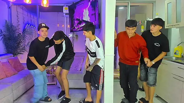 Houseofwarrios online show from April 12, 2026, 6:05 am