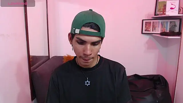 David 925  online show from November 22, 2025, 9:46 pm