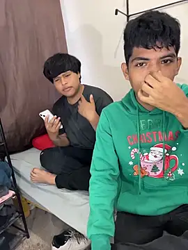 Snapshot of P4NT0J4 chatting on February 14, 2026, 1:22 pm P4NT0J4 online show from February 14, 2026, 1:22 pm